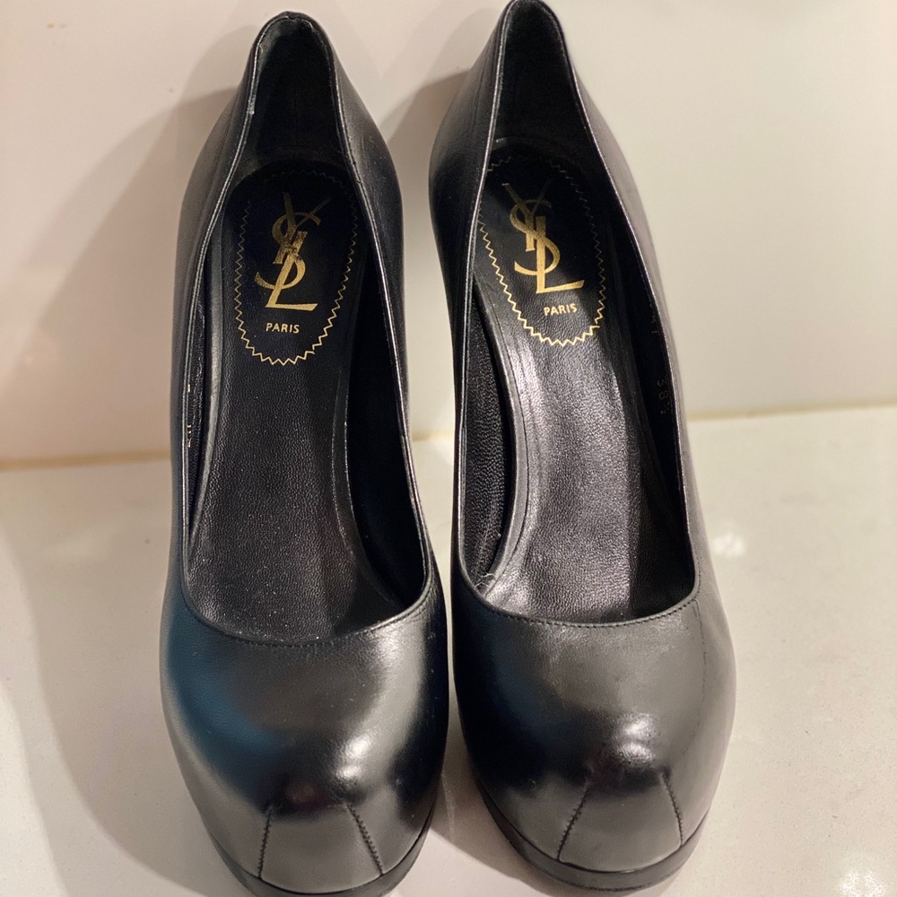 NWOT YSL black leather heels 4”. Size 38.5/8.5.